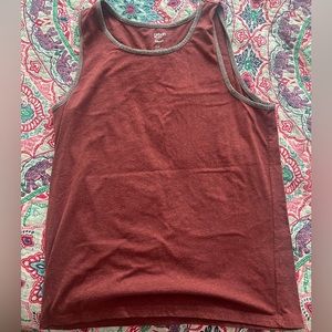 Large urban pipeline tank top